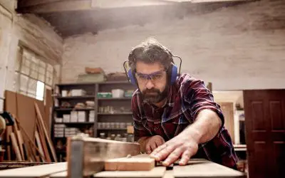 How to Build a Home Workshop: 5 Tips